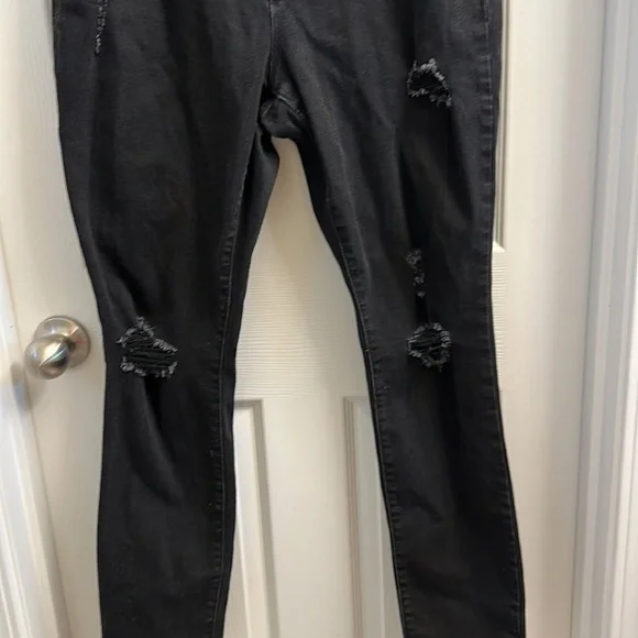 Old Navy skinny Mid-Rise jeans - Picture 3 of 6